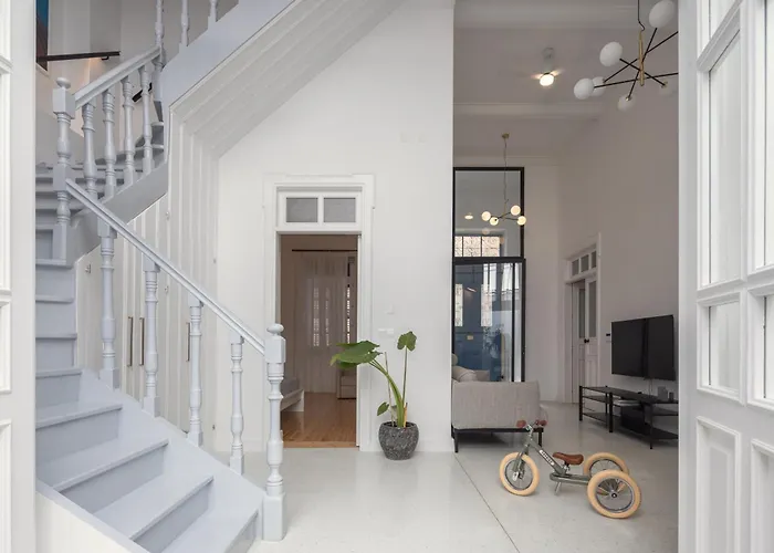 Prázdninový dům 1924 Gemini House Jacuzzi, Garden, Rooftop