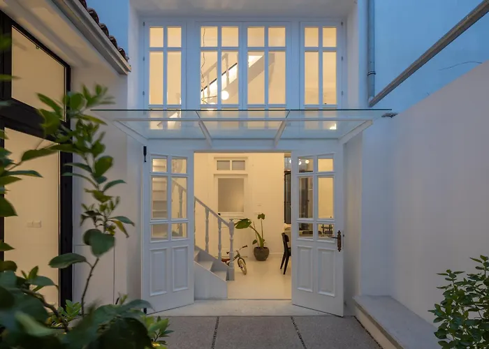 1924 Gemini House Jacuzzi, Garden, Rooftop * Nikósie