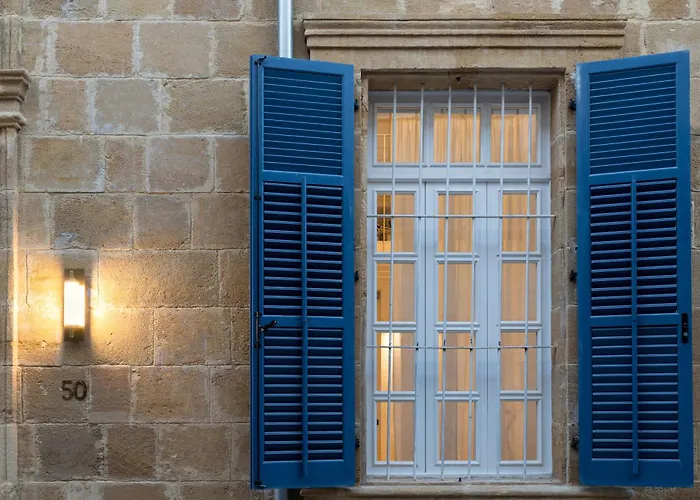 Prázdninový dům 1924 Gemini House Jacuzzi, Garden, Rooftop Nikósie